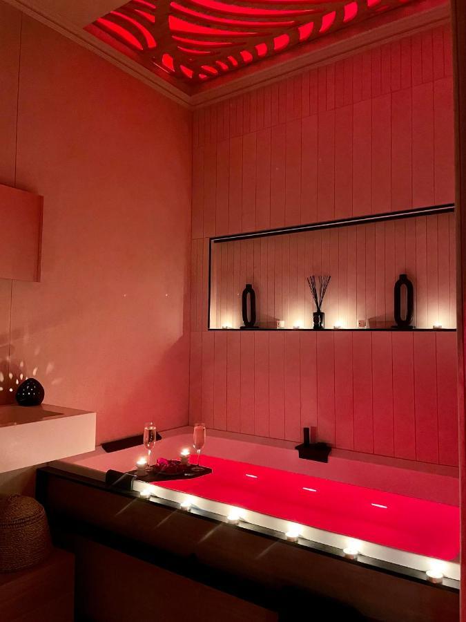 Host Le Lumiere & Cinema Apartment